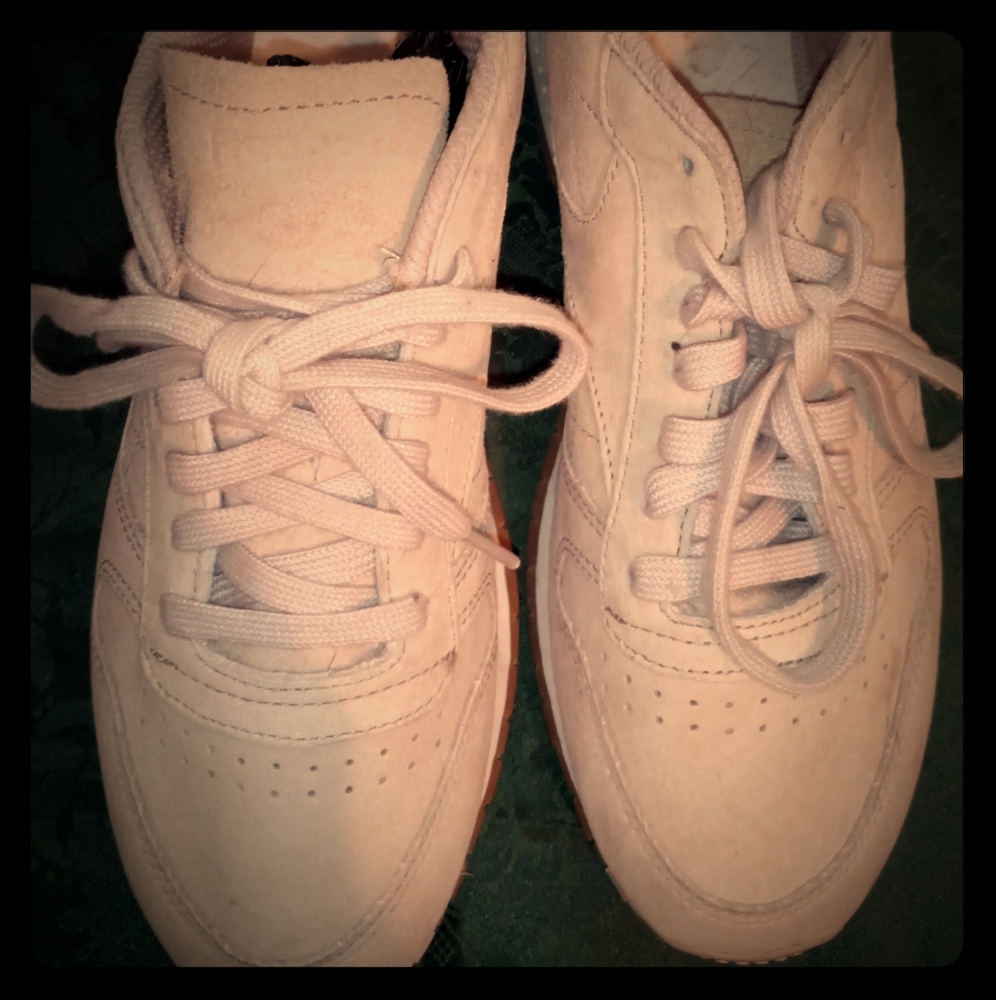 Reebok Classics  Size 8